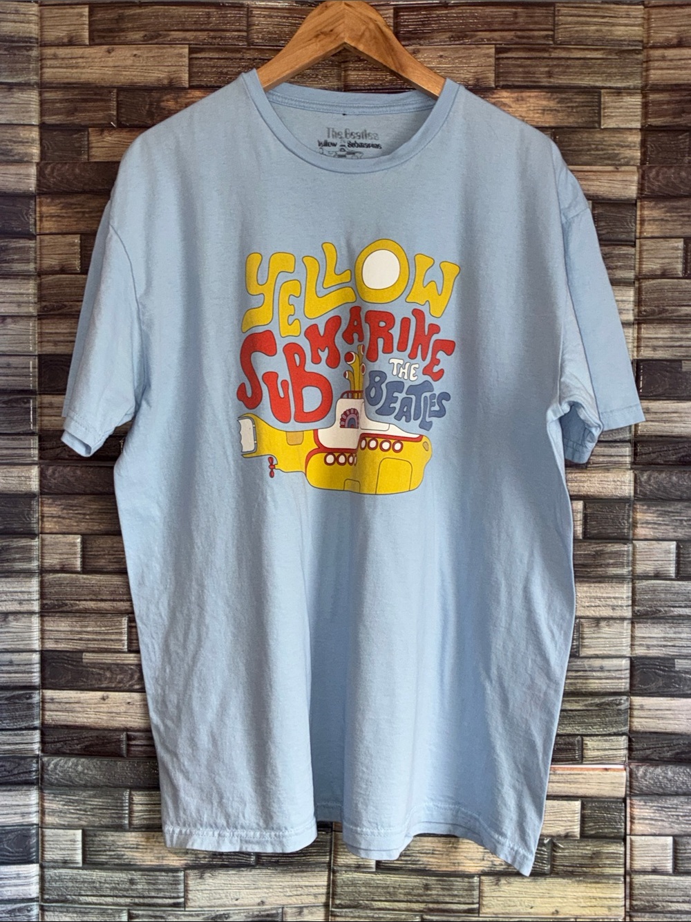 EUC The Beatles Yellow Submarine XL